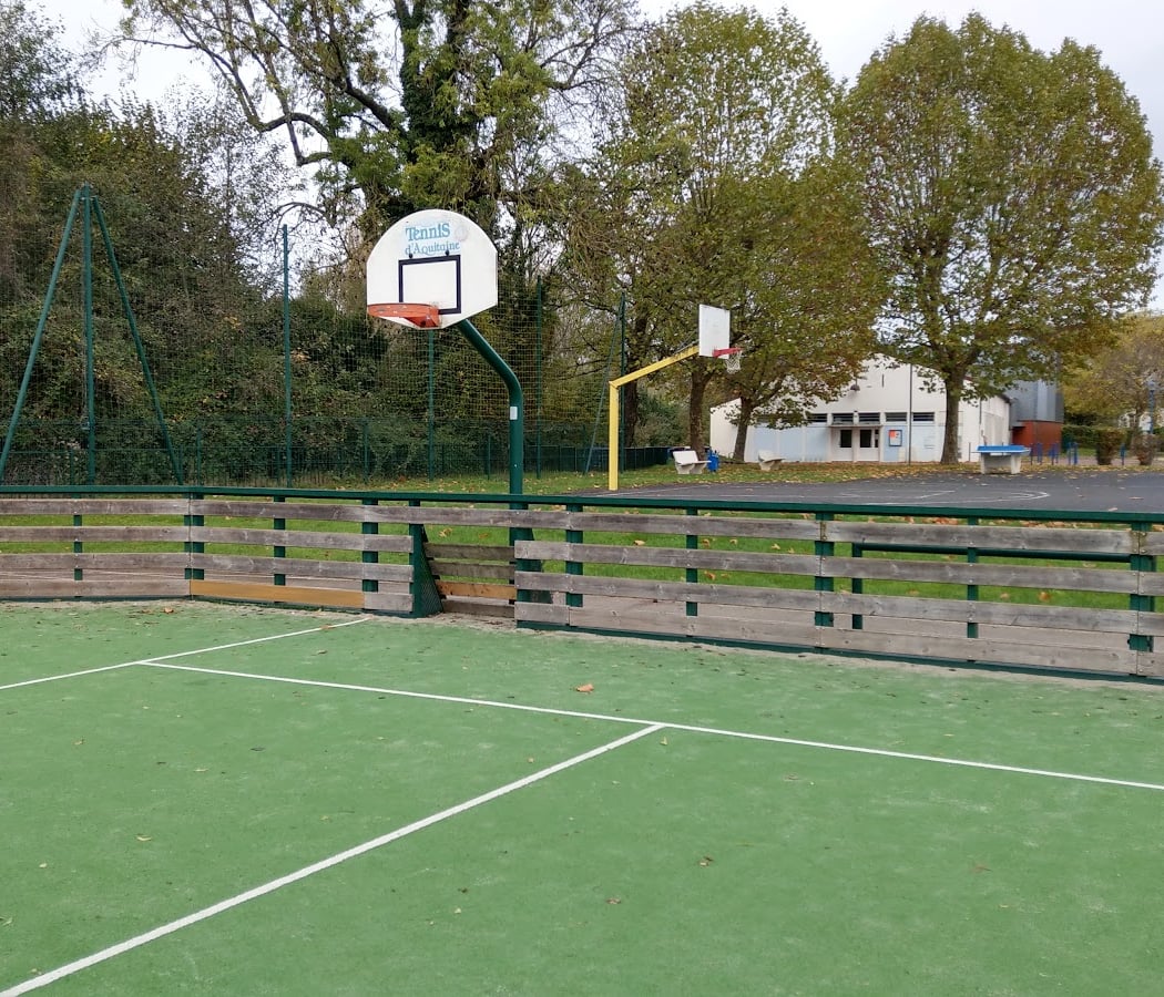 City stade football basketball 2